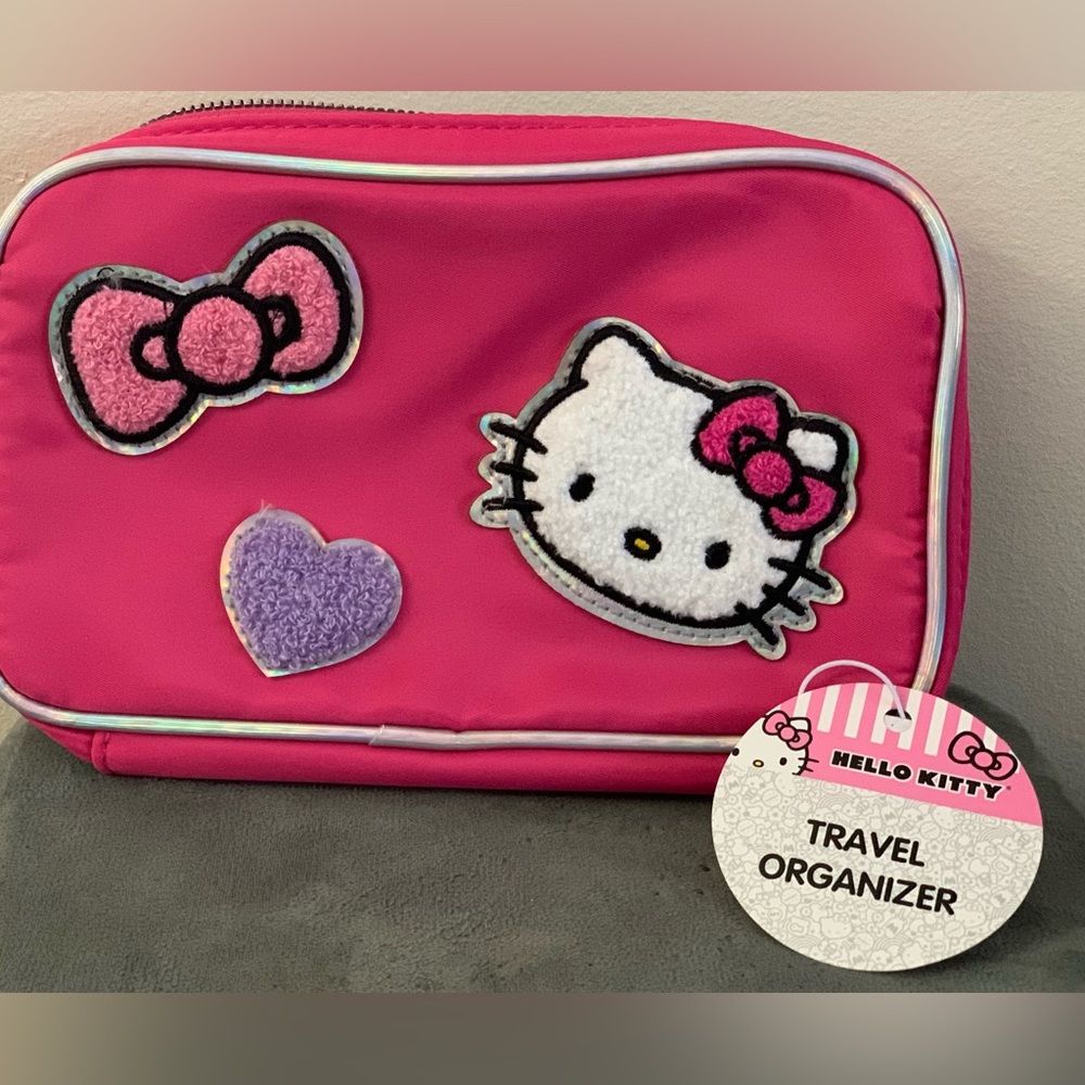 ✅ Super Cute 🥰 Hello Kitty Travel Organizer - NEW